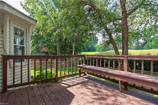 911 Edgewater DR, Newport News, VA 23602