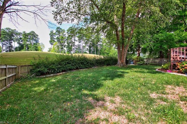 911 Edgewater DR, Newport News, VA 23602