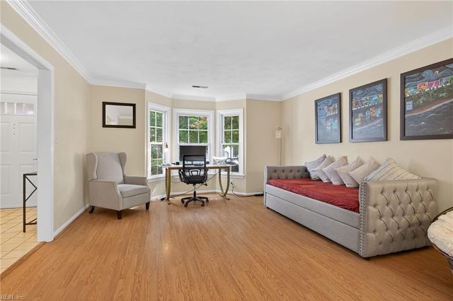 911 Edgewater DR, Newport News, VA 23602