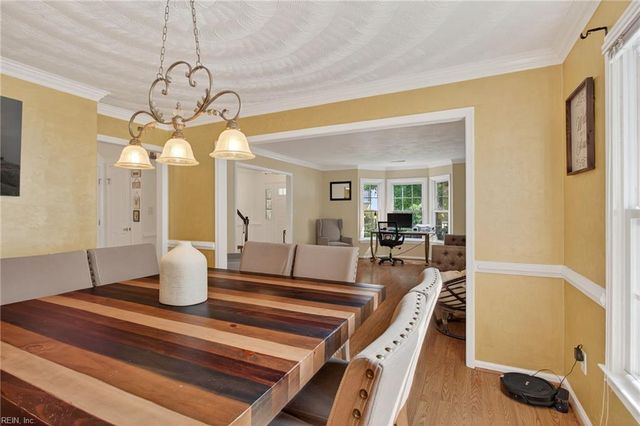 911 Edgewater DR, Newport News, VA 23602