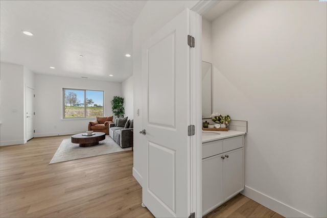 4521 Road 114, Pasco, WA 99301