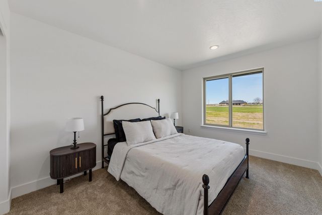 4521 Road 114, Pasco, WA 99301