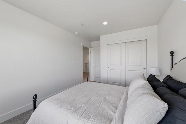 4521 Road 114, Pasco, WA 99301