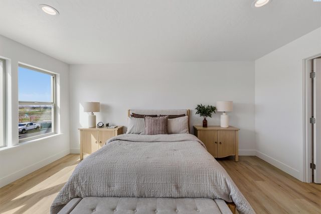 4521 Road 114, Pasco, WA 99301