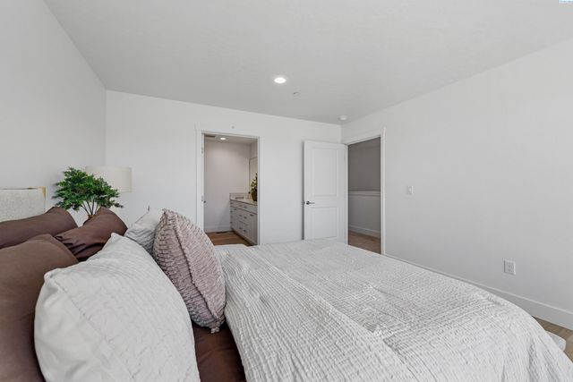 4521 Road 114, Pasco, WA 99301