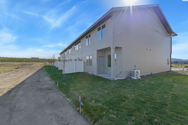 4521 Road 114, Pasco, WA 99301