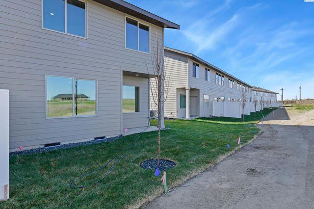 4521 Road 114, Pasco, WA 99301