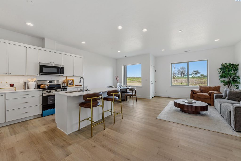 4521 Road 114, Pasco, WA 99301