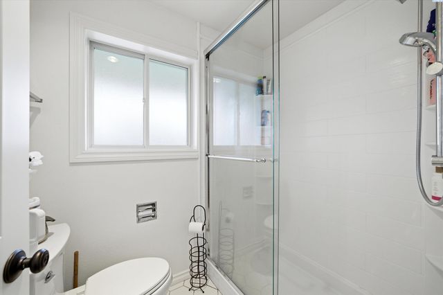 630 Meadows Drive East, Richland, WA 99352