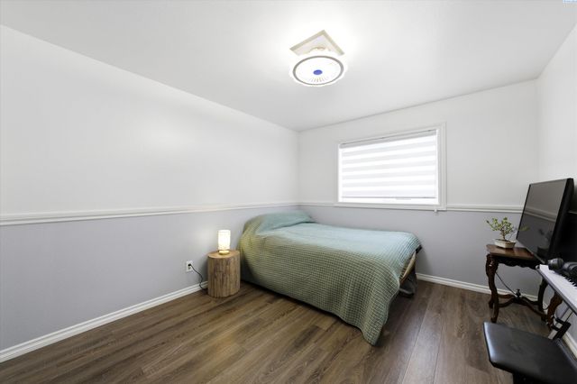 630 Meadows Drive East, Richland, WA 99352