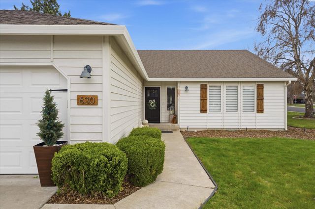 630 Meadows Drive East, Richland, WA 99352