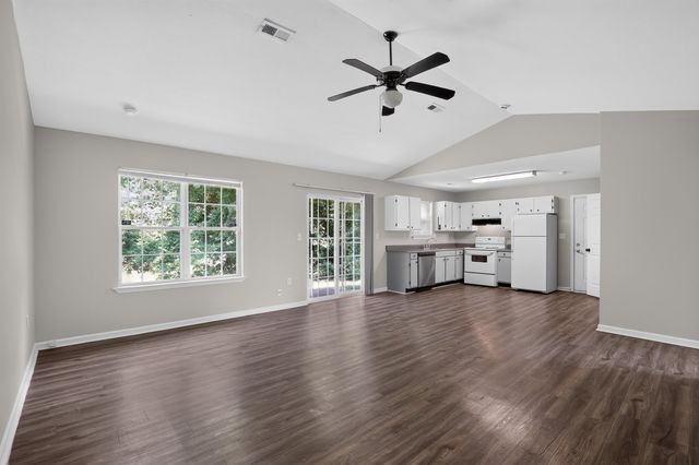 1868 Tamara Way, Spartanburg, SC 29301