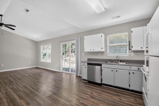 1868 Tamara Way, Spartanburg, SC 29301