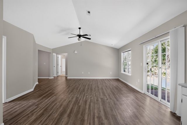 1868 Tamara Way, Spartanburg, SC 29301