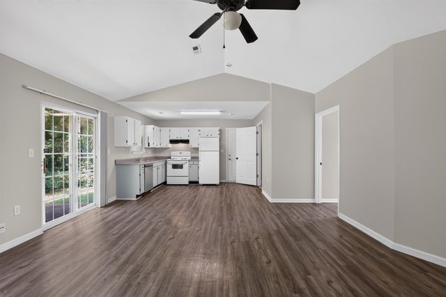 1868 Tamara Way, Spartanburg, SC 29301