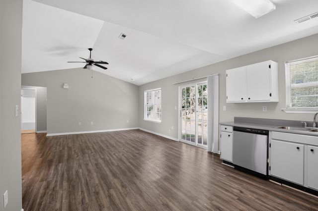 1868 Tamara Way, Spartanburg, SC 29301