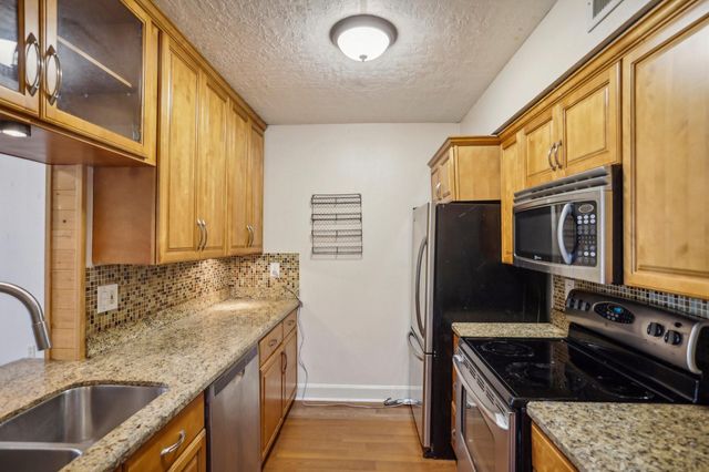 4641 Wild Indigo Street 427, Houston, TX 77027