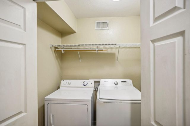 4641 Wild Indigo Street 427, Houston, TX 77027