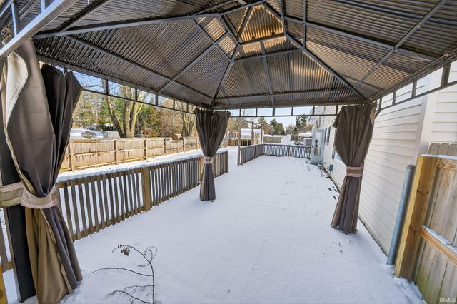 52040 Avanelle Street, Granger, IN 46530