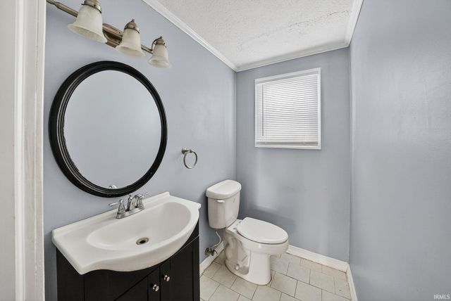 52040 Avanelle Street, Granger, IN 46530