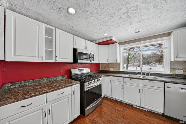 52040 Avanelle Street, Granger, IN 46530