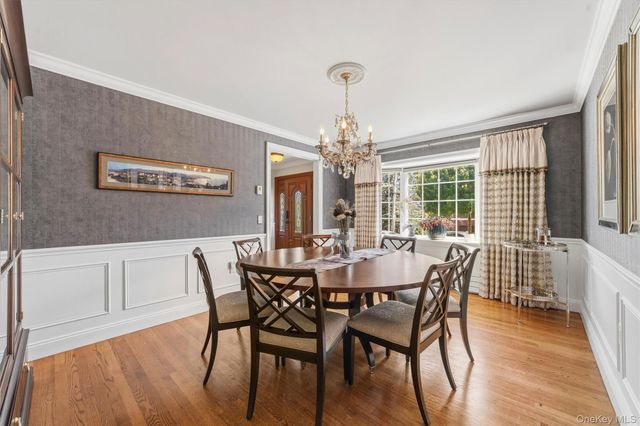 185 Old Wilmot Road, Scarsdale, NY 10583