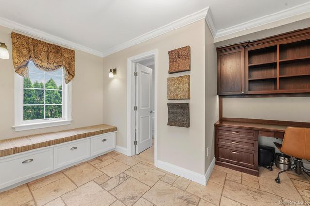 185 Old Wilmot Road, Scarsdale, NY 10583