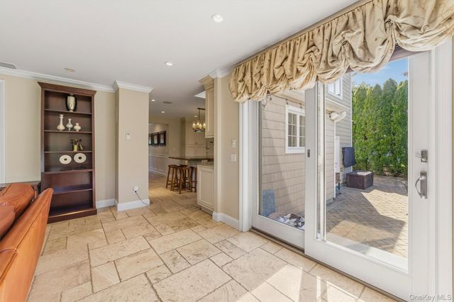 185 Old Wilmot Road, Scarsdale, NY 10583