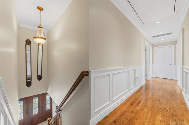 185 Old Wilmot Road, Scarsdale, NY 10583