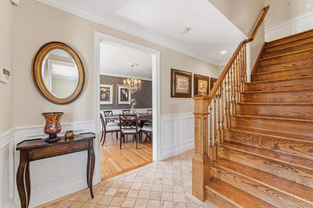 185 Old Wilmot Road, Scarsdale, NY 10583