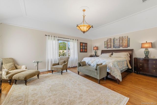 185 Old Wilmot Road, Scarsdale, NY 10583