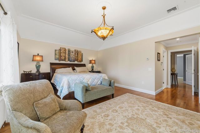 185 Old Wilmot Road, Scarsdale, NY 10583