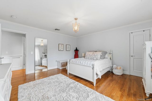 185 Old Wilmot Road, Scarsdale, NY 10583