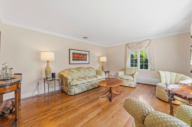 185 Old Wilmot Road, Scarsdale, NY 10583