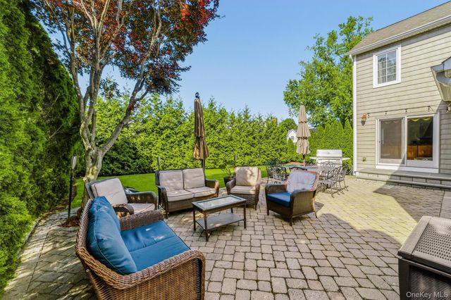 185 Old Wilmot Road, Scarsdale, NY 10583