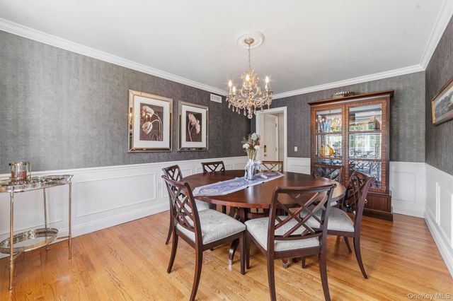 185 Old Wilmot Road, Scarsdale, NY 10583