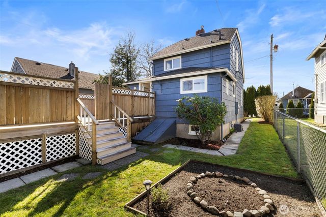1740 4th Street, Bremerton, WA 98337