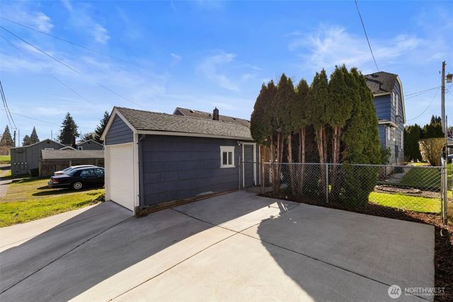 1740 4th Street, Bremerton, WA 98337