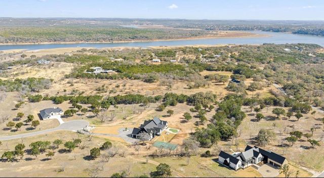 250 Hawthorne LN, Spicewood, TX 78669