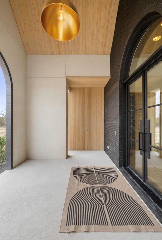 250 Hawthorne LN, Spicewood, TX 78669