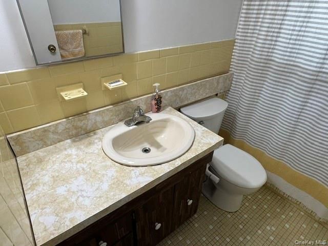 140-B Union Avenue, Lynbrook, NY 11563