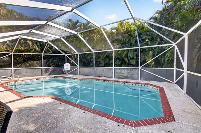 19600 Sea Pines Way, Boca Raton, FL 33498