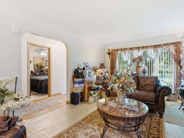 17101 Sprenger Avenue, Eastpointe, MI 48021