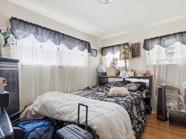 17101 Sprenger Avenue, Eastpointe, MI 48021