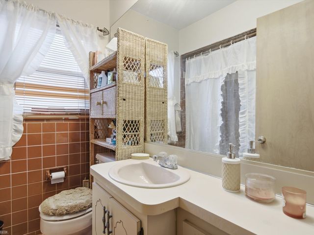 17101 Sprenger Avenue, Eastpointe, MI 48021