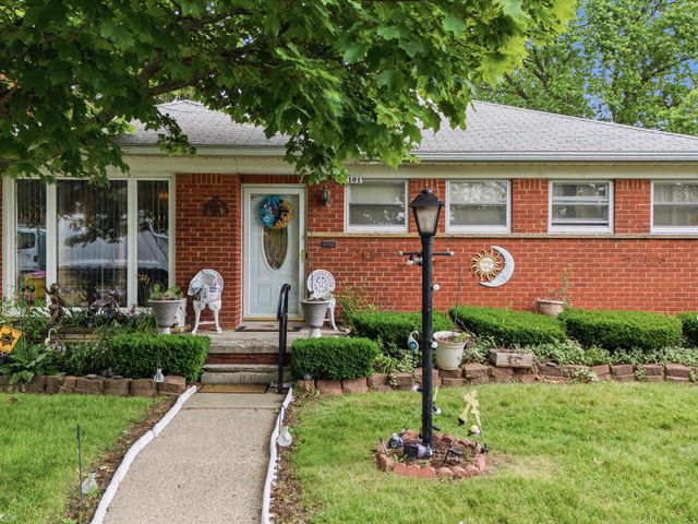 17101 Sprenger Avenue, Eastpointe, MI 48021