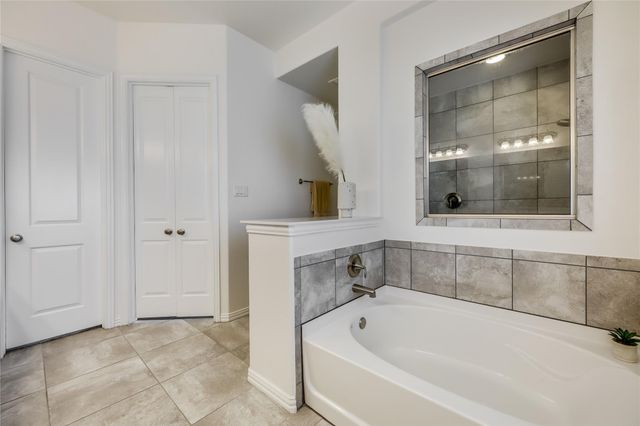 22207 Cape Travis BND, Lago Vista, TX 78645