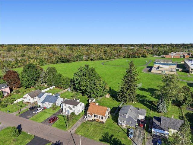 320 Kirsch Drive, Salina, NY 13211
