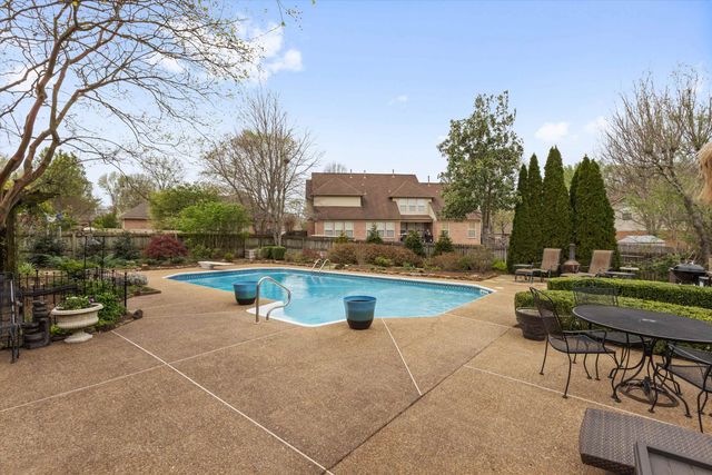 9668 LEEWARD SLOPES DR, Lakeland, TN 38002