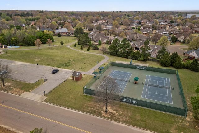 9668 LEEWARD SLOPES DR, Lakeland, TN 38002